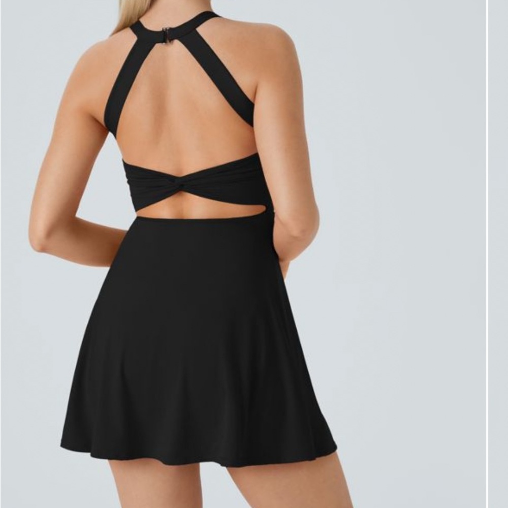 NWOT Halara XL Blackless twisted Active dress XL built in shorts w pockets